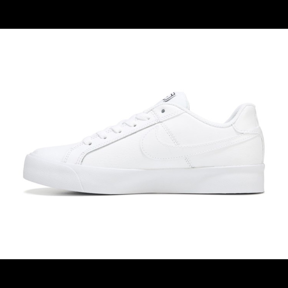 Nike court royale ac women’s size 8